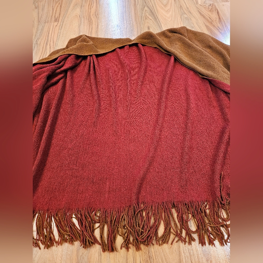 Elegant Brown and Red Women's Sweater - Picture 4 of 9